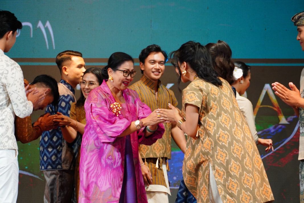 Ibu Putri Koster Saksikan DBFW 2025 Sesi Pertama Day-4