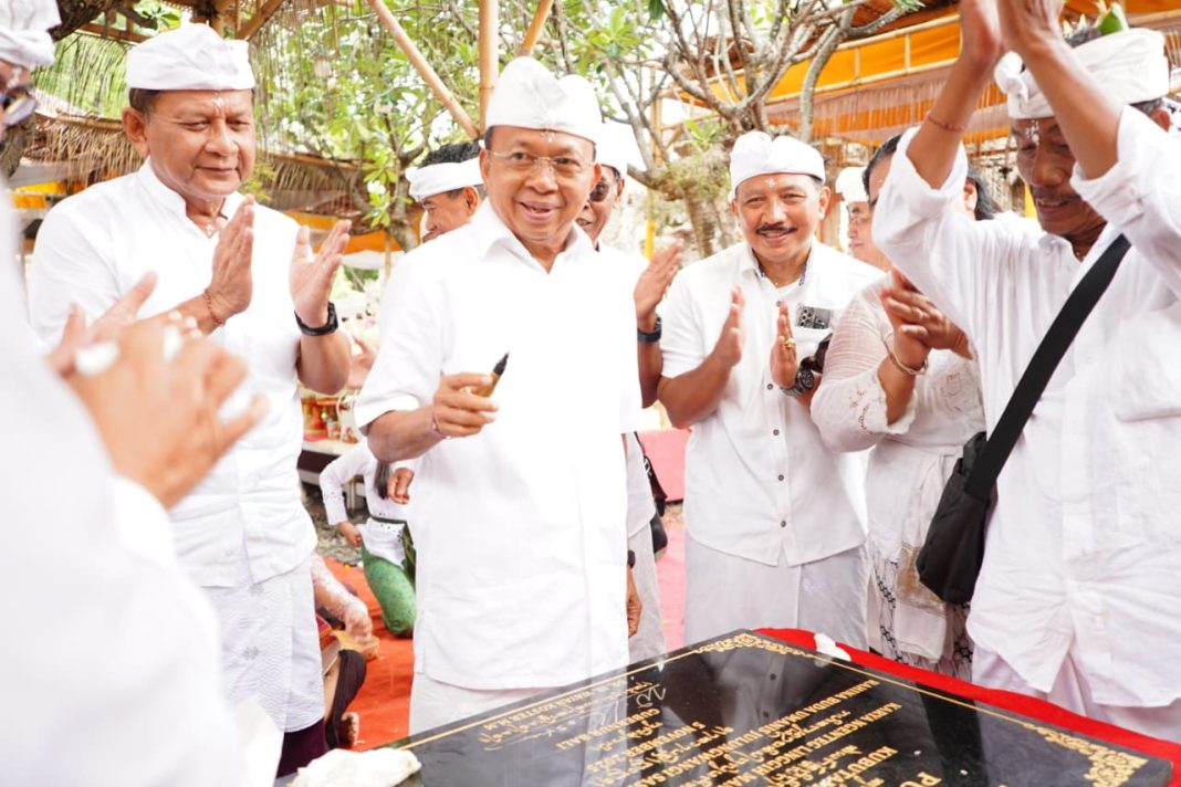 Resmikan Pemugaran Pura Penyusuhan Kubutambahan, Wujud Ngayah Gubernur Koster untuk Pelestarian Warisan Budaya Bali