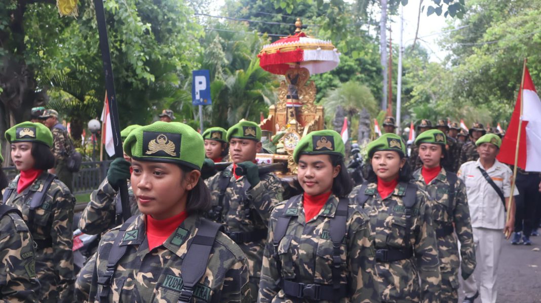 Semangat Juang I Gusti Ngurah Rai Diteruskan, Pemkab Buleleng Terima Estafet Pataka di Taman Kota Singaraja