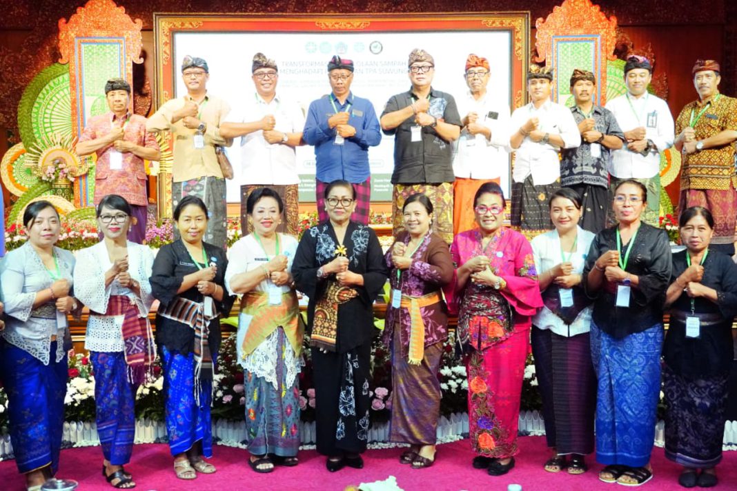 Ibu Putri Koster Ajak Perkuat Pemilahan Sampah dari Sumber Jelang Penutupan TPA Suwung