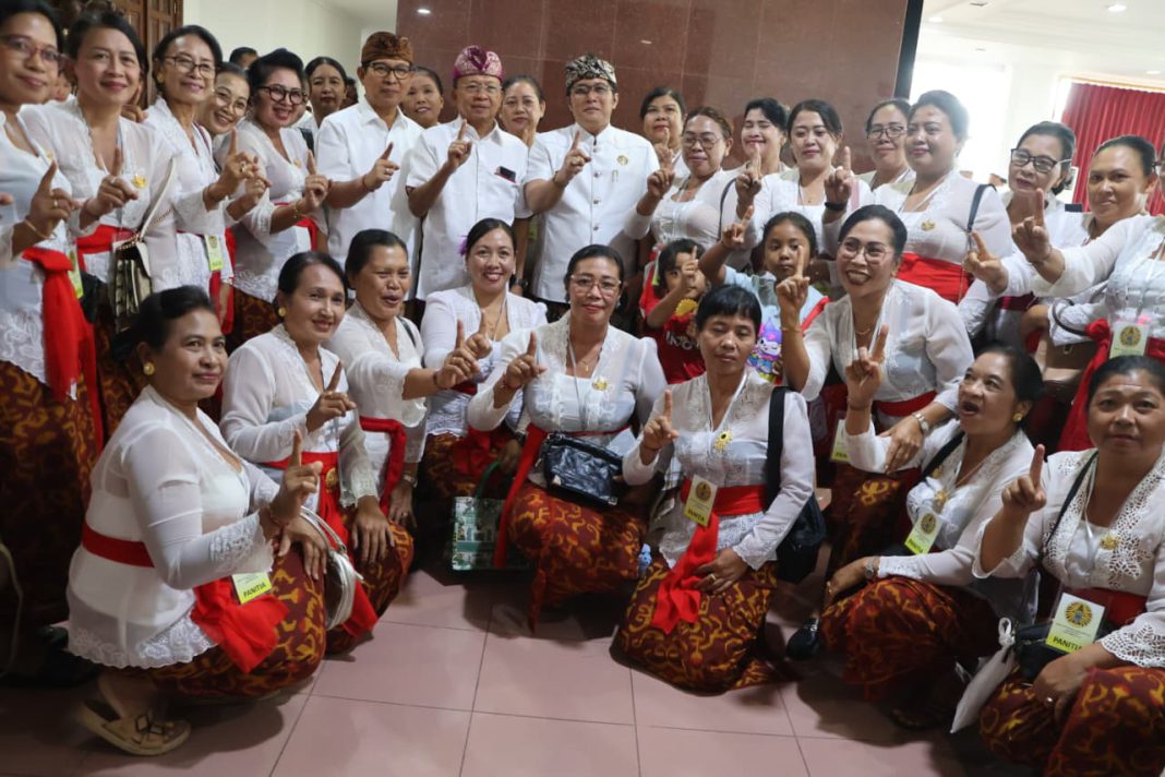 Buka Lokasabha XII MGPSSR, Koster Ajak Pesemetonan Komit Jaga Adat dan Keutuhan Bali