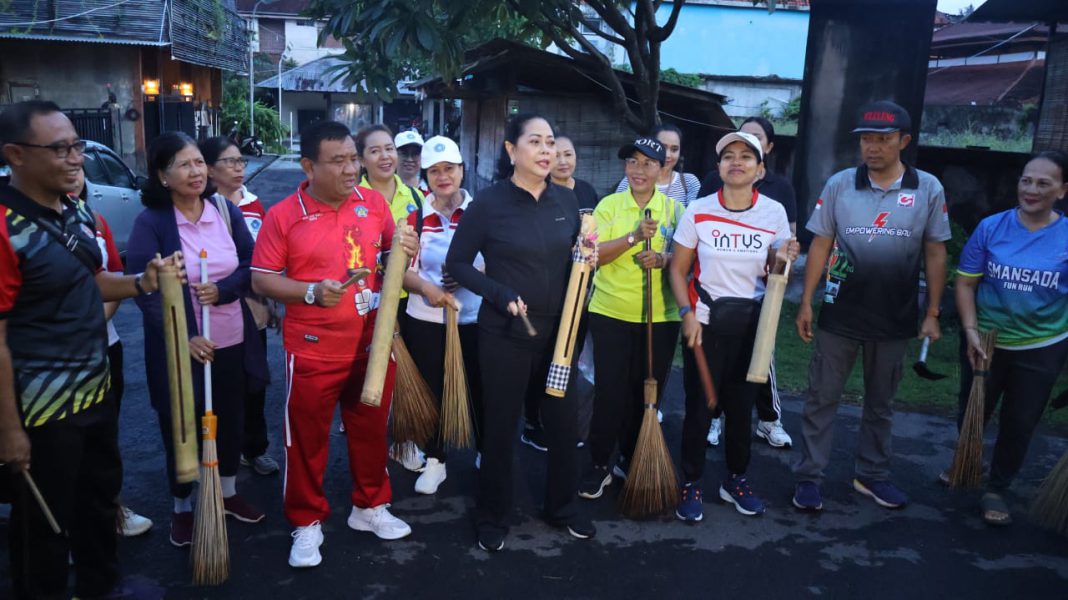 Kulkul PKK dan Posyandu! Aksi Bersih Sampah Jaga Kebersihan dan Kelestarian Lingkungan