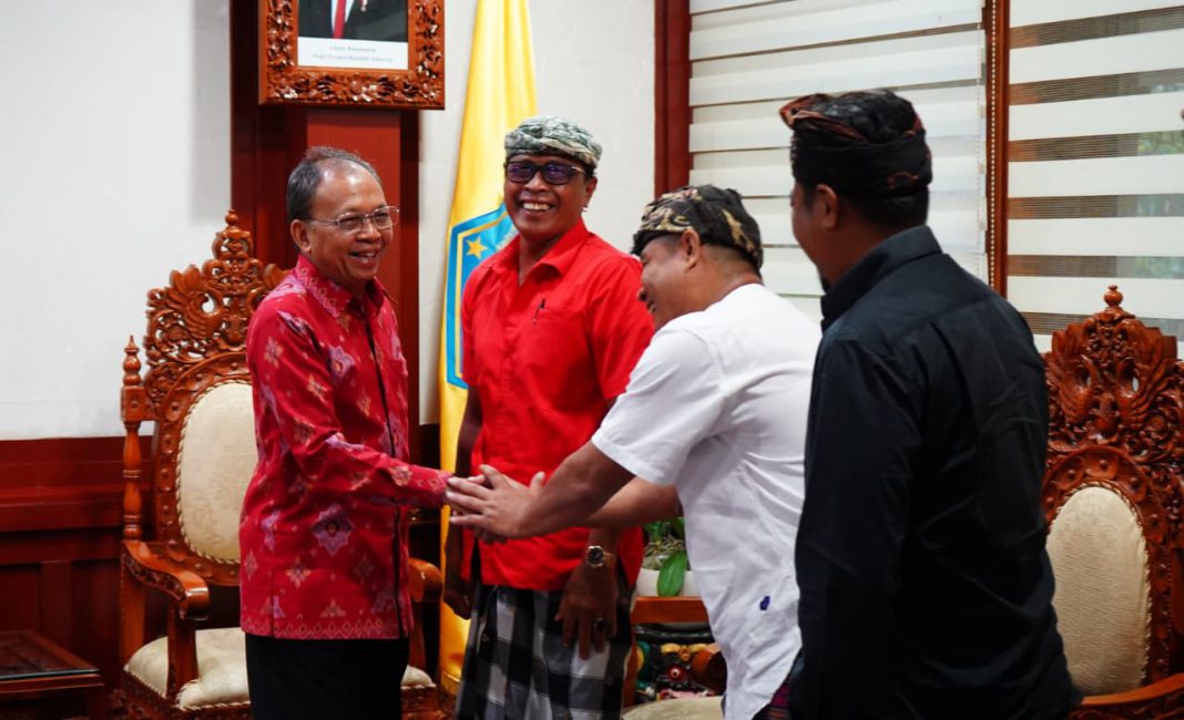 Gubernur Koster Komitmen Kuatkan Regulasi Lindungi Sopir Transportasi Konvensional