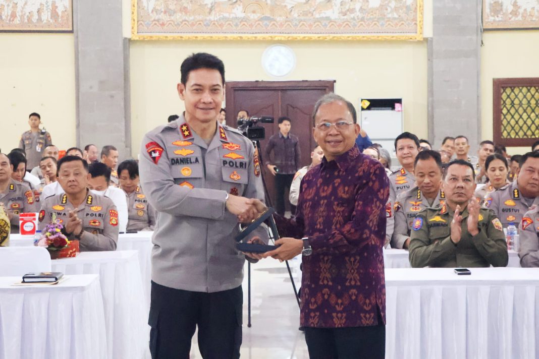 Jaga Pariwisata Bali, Gubernur Koster Gandeng Polda Bali Presisi Tangani Kasus Wisman Nakal, Narkoba dan Judi Online di Bali
