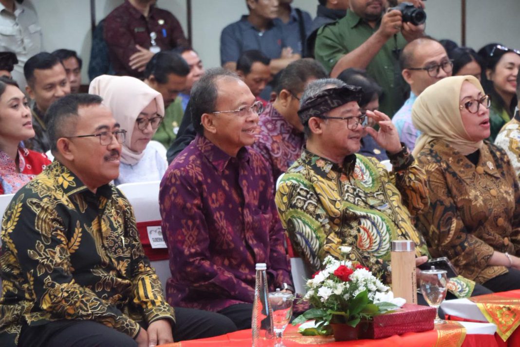 Dukung Inisiatif Kajati Bali, Gubernur Koster Gerak Cepat Bantu Pemenuhan Hak Anak Terlantar