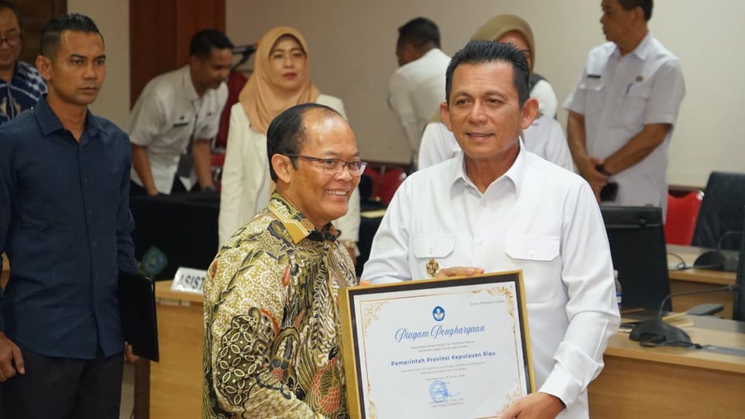 Badan Bahasa dan Pemerintah Provinsi Kepulauan Riau Perkuat Pengawasan Penggunaan Bahasa Indonesia