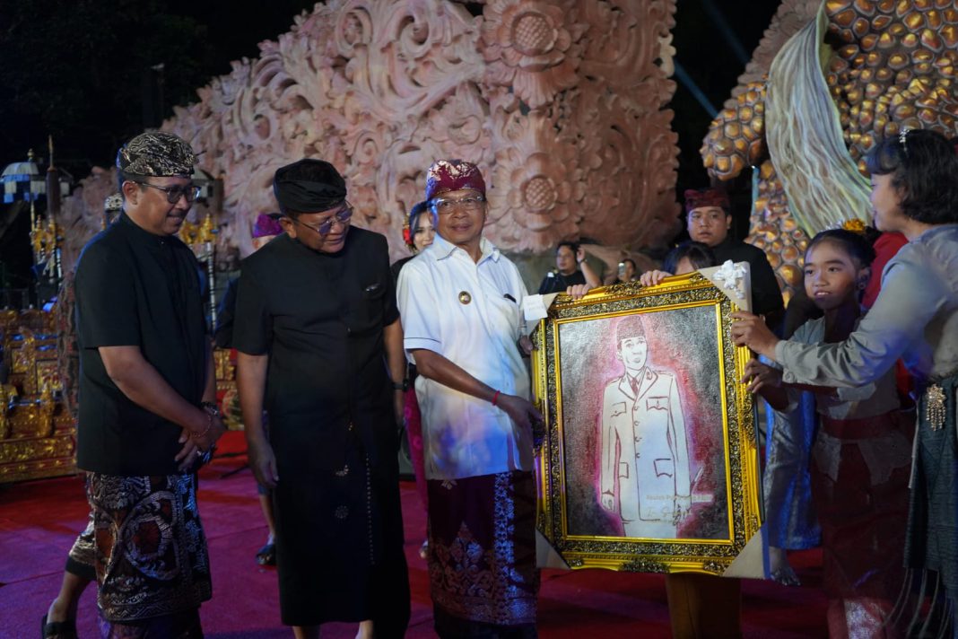Lestarikan Seni Budaya Bali, Gubernur Koster Hadiah Rp 50 Juta untuk Dua Sanggar Seni Tari dan Tabuh di Buleleng