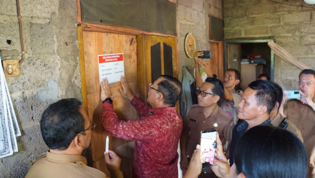 Verifikasi DTSEN Resmi Dimulai, Bupati dan Wabup Buleleng Tandai KPM dan Luncurkan Mobil Layanan