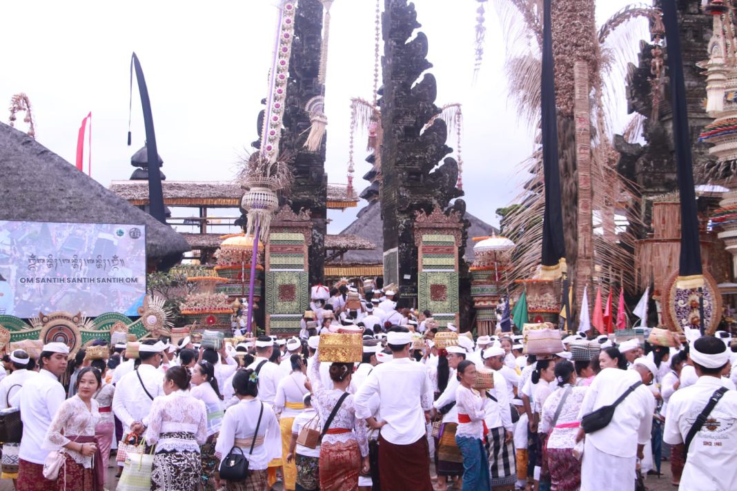 Penerapan Rekayasa Lalu Lintas pada Karya Ngusaba Kedasa di Pura Ulun Danu Batur Berjalan Efektif