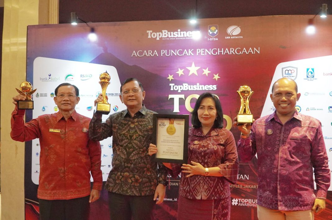 Enam Kali Terima Penghargaan TOP BUMD Awards, Bupati Sutjidra: Perumda THB Semoga Jadi Motivasi BUMD Lainnya