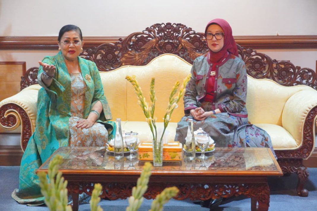Terima Rombongan dari NTB, Ibu Putri Koster Berbagi Pengalaman Memajukan Sektor Kerajinan