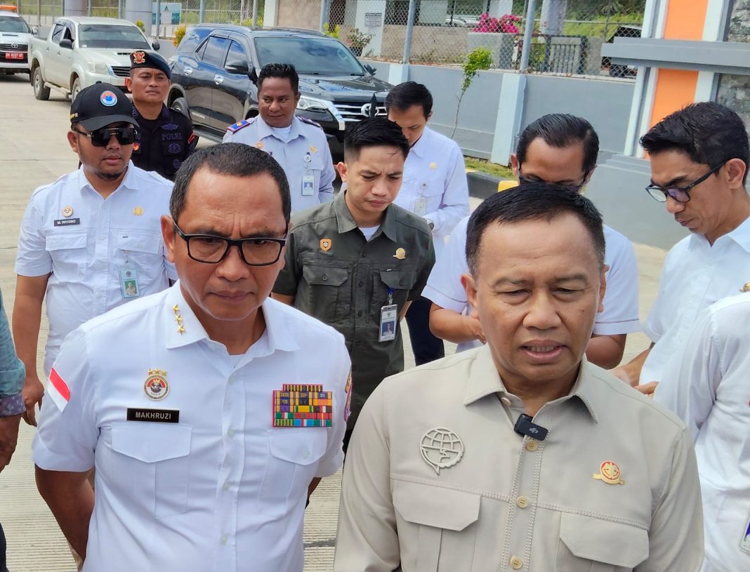 Tinjau Kesiapan TBI Motaain, Dirjen Perhubungan Darat Tekankan Arus Barang Harus Terkontrol Baik