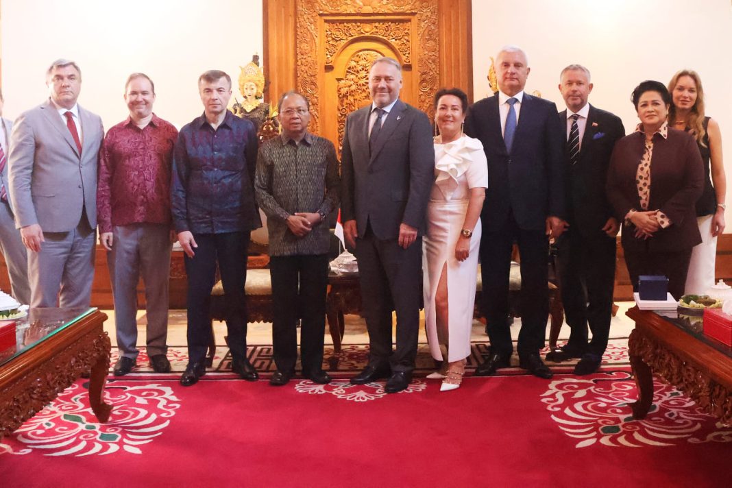 Perkuat Kerja Sama Indonesia dan Rusia, Gubernur Koster Terima Delegasi Parlemen Saint Petersburg, Harap Gencar Promosi Pariwisata Dua Wilayah
