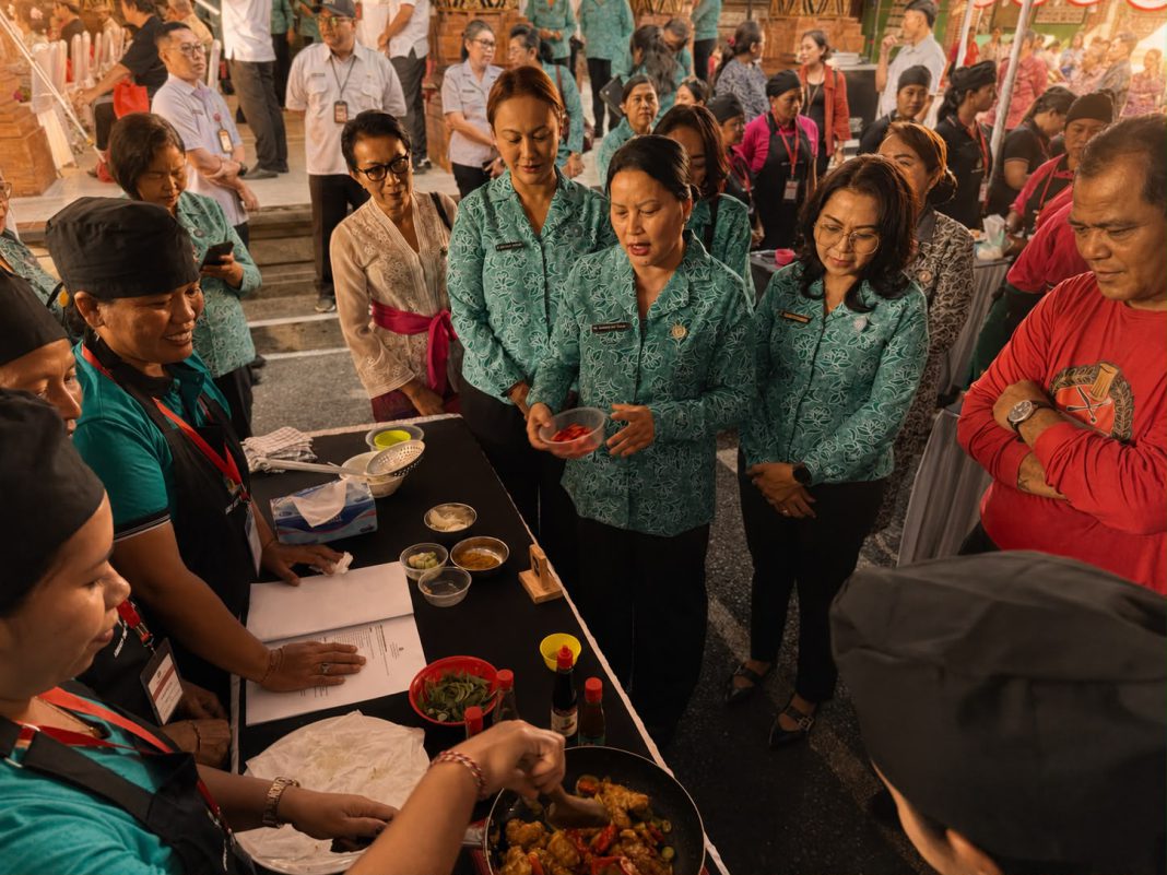 Ny. Seniasih Giri Prasta Kampanyekan Gemar Makan Ikan untuk Cegah Stunting