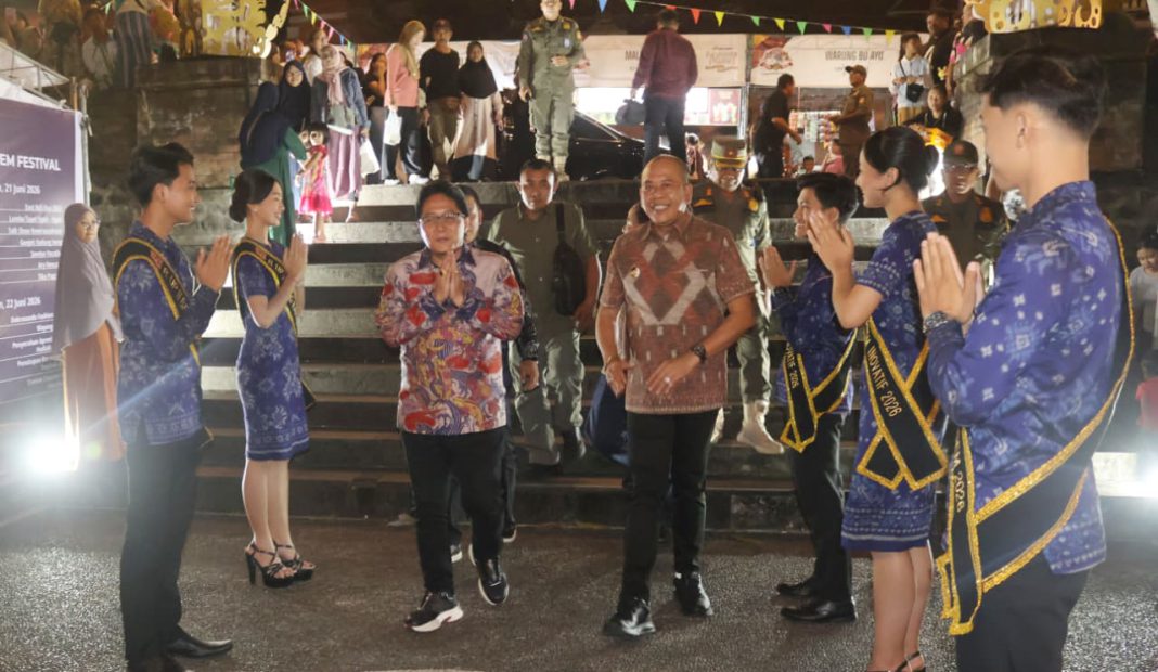 Transaksi UMKM Tembus Rp1,445 Miliar, Wagub Giri Prasta Tutup Karangasem Festival 2026