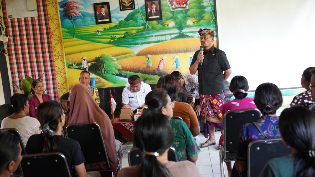 Kelurahan Penarukan dan Desa Poh Bergong Jadi Pilot Project Digitalisasi Data Bansos di Buleleng