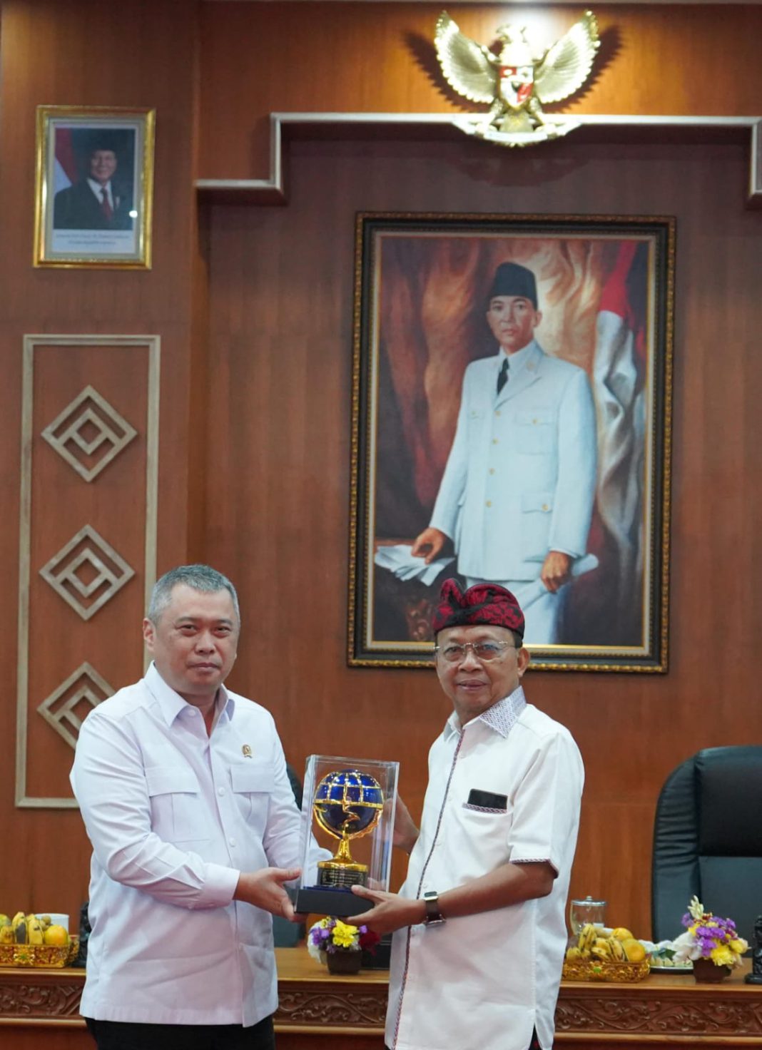 Menhub dan Gubernur Koster Bahas Revitalisasi Pelabuhan Celukan Bawang hingga Program Water Taxi