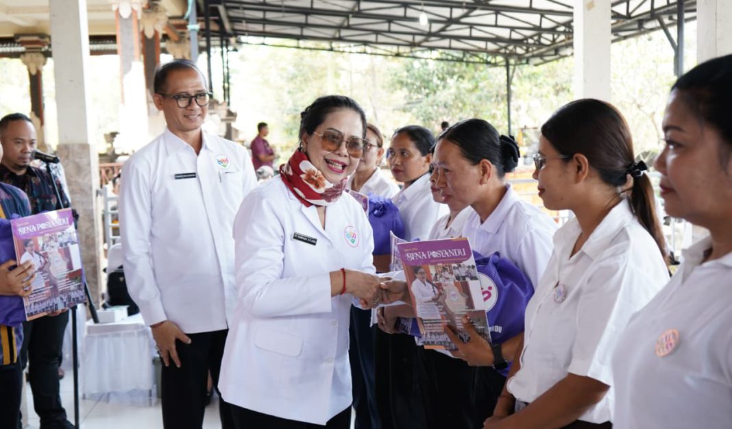 TP Posyandu Bali Sosialisasikan Transformasi Posyandu dan Serahkan Bantuan kepada 110 Kader