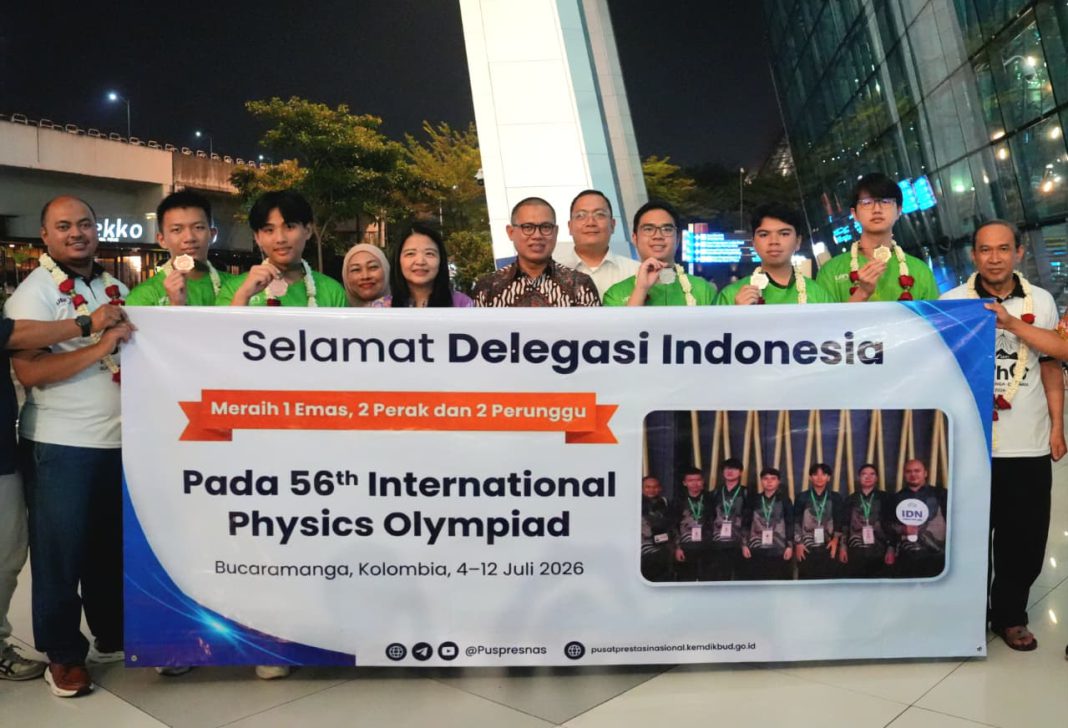 Harumkan Bangsa, Kepulangan Lima Murid Peraih Medali IPhO 2026 Disambut Hangat Kemendikdasmen