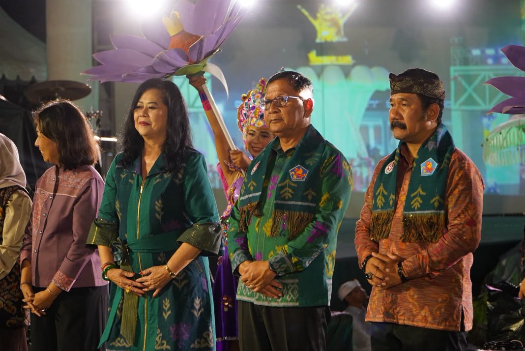 Luncurkan Endek Tunjung Ungu di Panggung BulFest 2026, Dekranasda Buleleng Dorong Wastra Lokal Mendunia