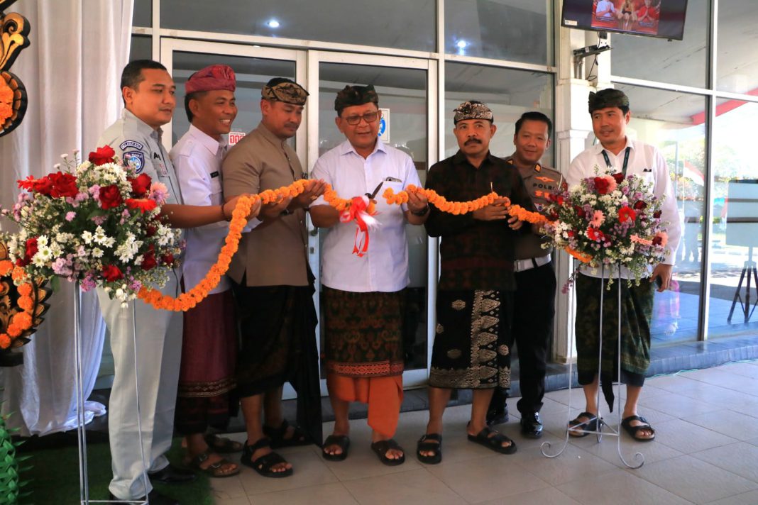 Permudah Layanan Pajak, Bupati Sutjidra Resmikan Samsat Gerai di Kecamatan Gerokgak