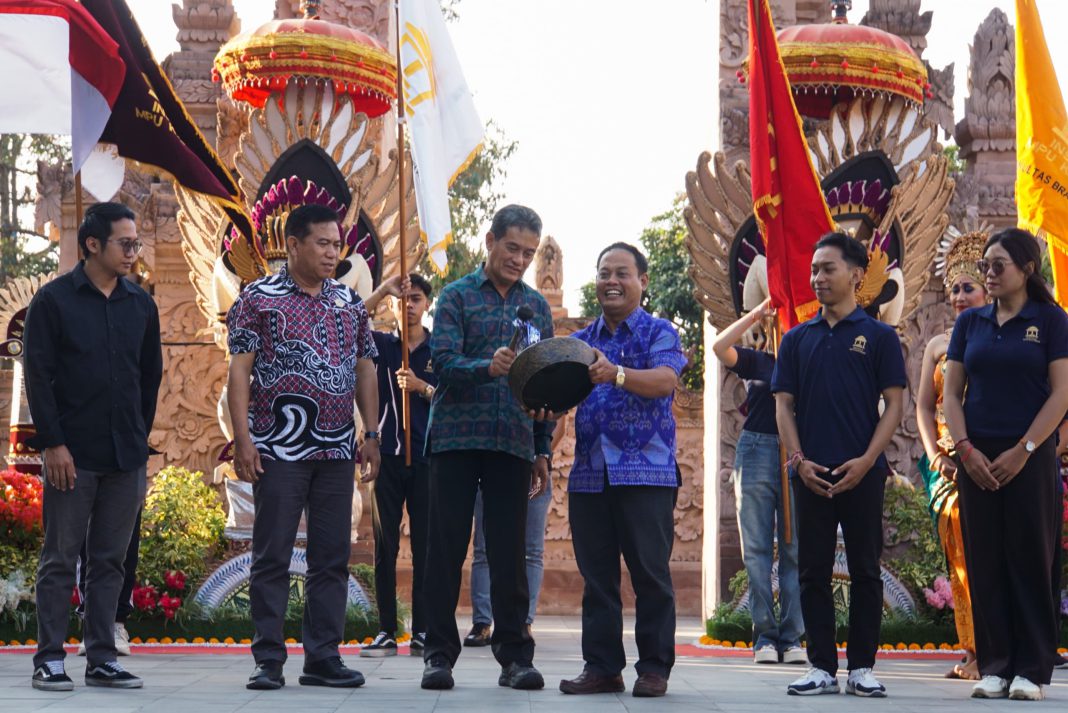 Wabup Supriatna Buka Pembekalan KKN IAHN Mpu Kuturan, Dorong Akselerasi Pembangunan Desa Berbasis Tri Hita Karana