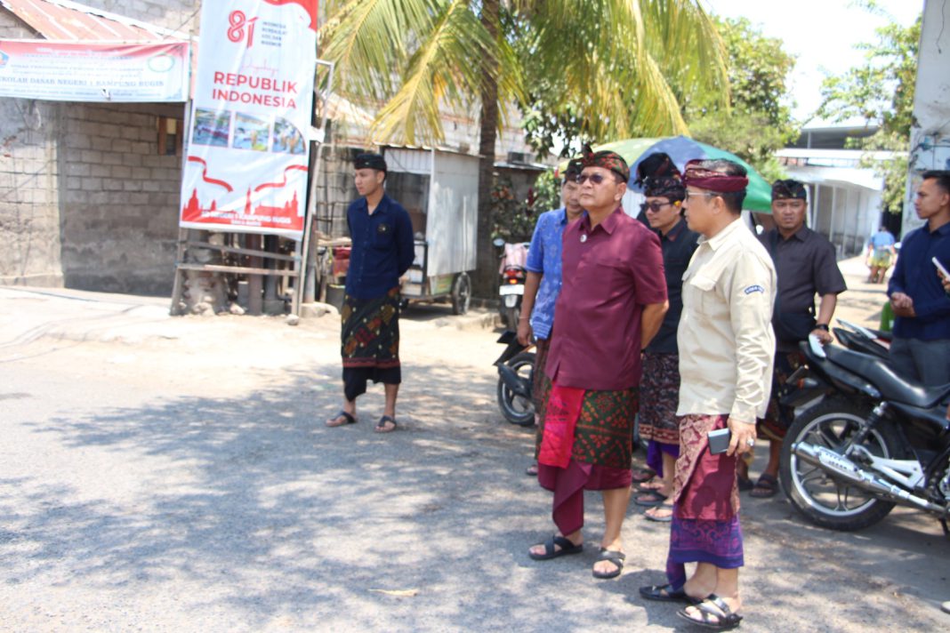 Bupati Sutjidra Tinjau Progres Peningkatan Jalan Kakatua dan Patimura, Fokus Atasi Banjir dan Kerusakan Akibat Kendaraan Berat