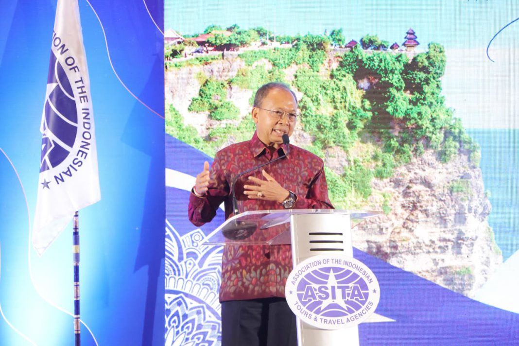 Gubernur Wayan Koster Buka Musda XV ASITA Bali, Proyeksikan Kunjungan Wisman Tembus 7,2 Juta pada 2026