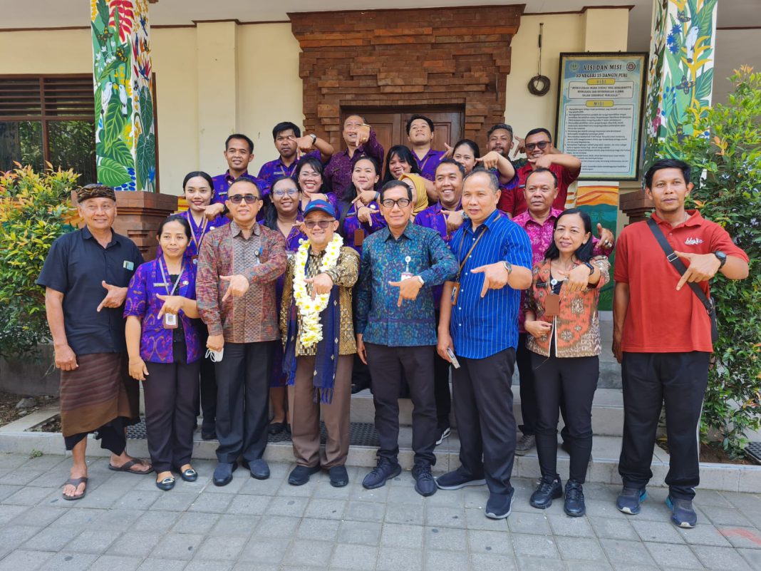 Mendikdasmen Abdul Mu’ti Tinjau Program Revitalisasi Dua Santuan Pendidikan di Bali