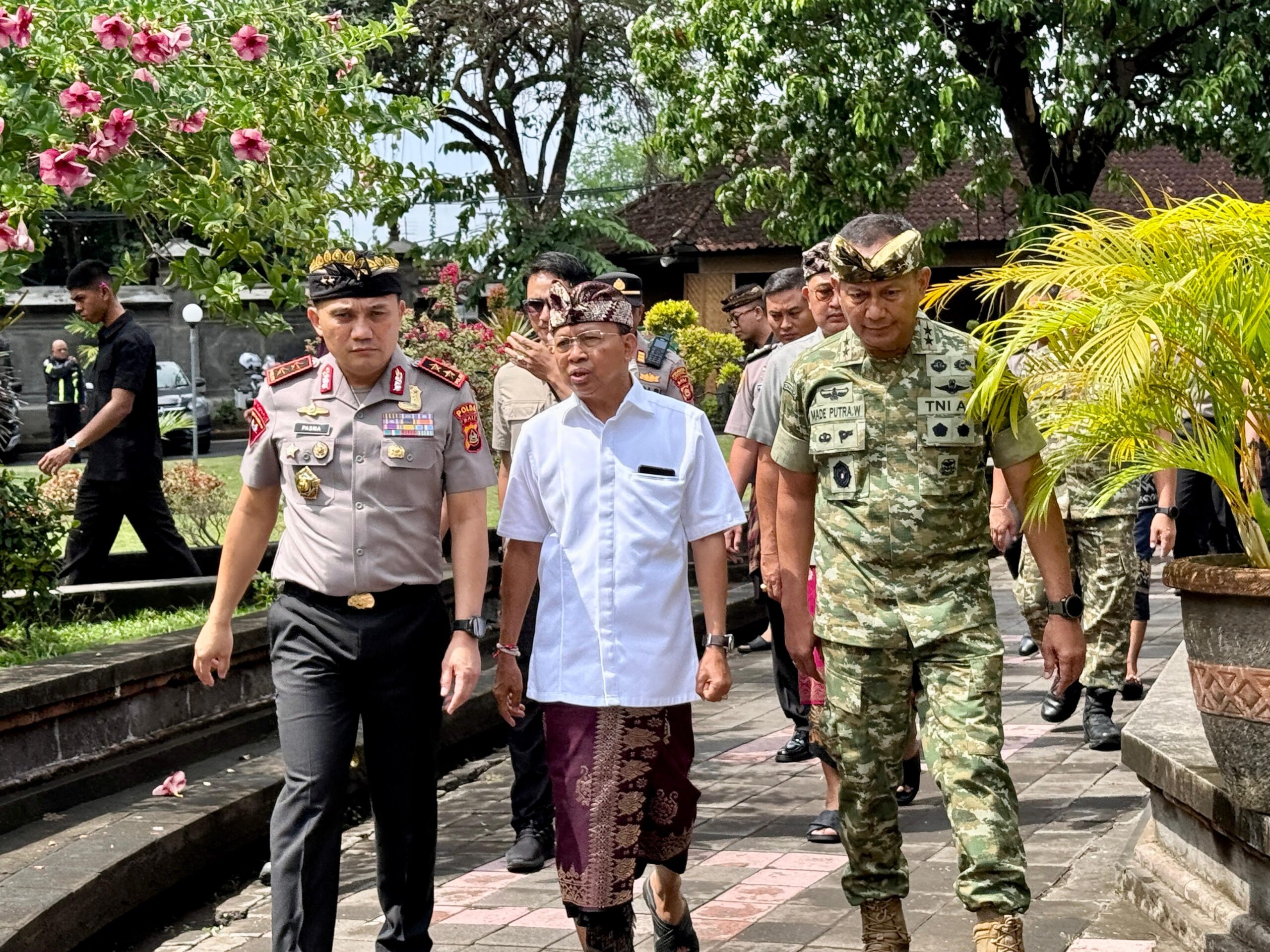 Gubernur Wayan Koster Ajak Seluruh Pemangku Kepentingan Jaga Keamanan Ruang Digital demi Citra Pariwisata Bali