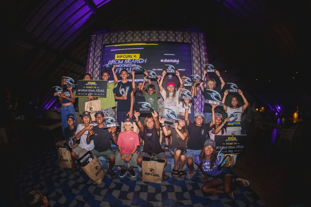 Raih Posisi Teratas di kategori Under-16, Surfer Aditya Somiya dan Dian Septiari Wakili Indonesia di Rip Curl Gromsearch International di Australia