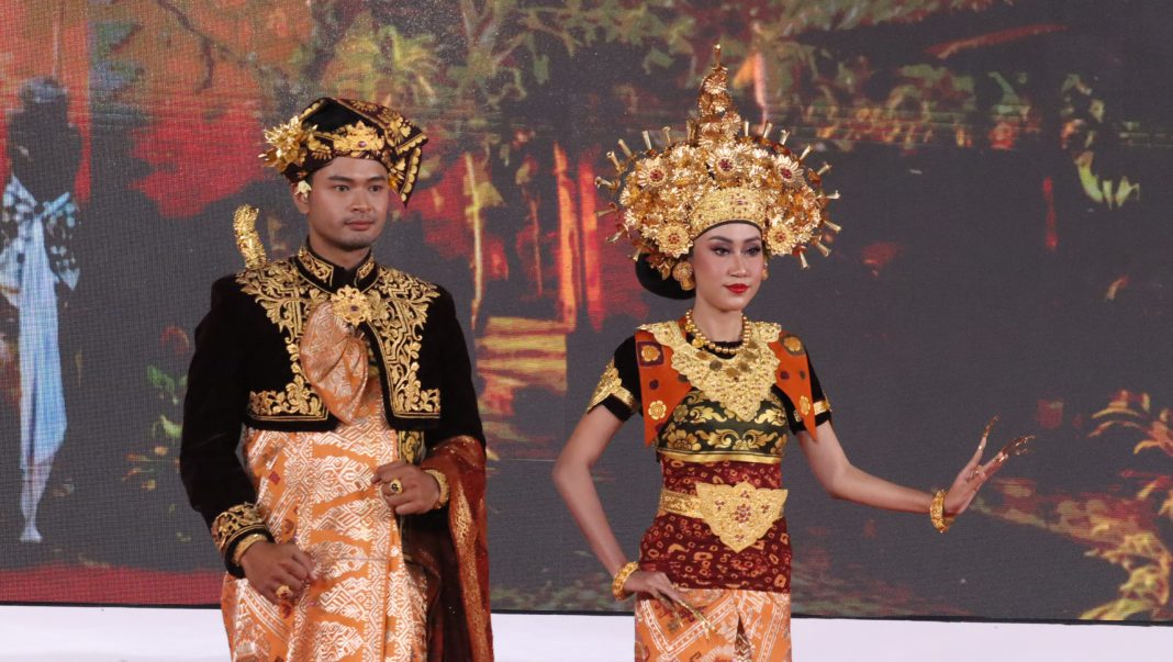 Gelar Fashion Roadshow di Buleleng, Dekranasda Bali Dorong Pembinaan Desainer dan UMKM Lokal