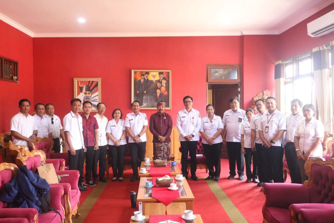 Terima Aspirasi Guru Non-ASN, Ketua DPRD Buleleng Dorong Solusi Keberlanjutan Tenaga Pendidik